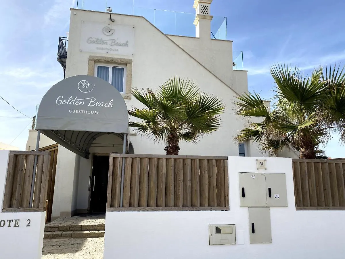 Golden Beach Guest House & Rooftop Bar Distrito de Distrito de Faro